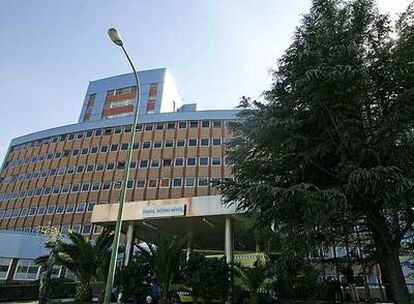 Fachada del Hospital Materno-Infantil del 12 de Octubre, en Madrid, donde una bacteria ha causado 18 muertos.