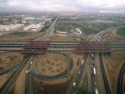 Vista a&eacute;rea de la autov&iacute;a M-45 a la altura de Villaverde, en una imagen de archivo. 