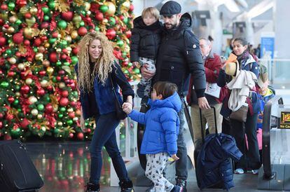 Shakira, Piqu&eacute; y sus dos hijos en Nueva York el pasado diciembre.