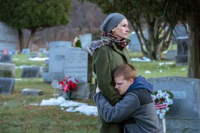 En la película, Julia Roberts trata de mantener a su hijo, el actor Lucas Hedges, alejado de las drogas a las que es adicto.
