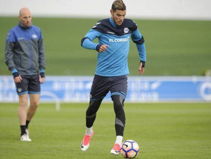 Theo Hernández durante un último entrenamiento.