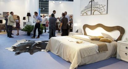Exposición de muebles de la feria Hábitat en el recinto ferial de Valencia en 2012.
