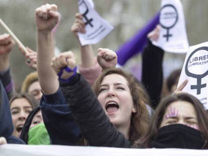 Un grup de dones durant la vaga feminista del 8 de març.