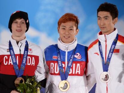 El ruso Victor Ahn, junto a Wu Dajing, plata, y Charle Cournoyer, bronce