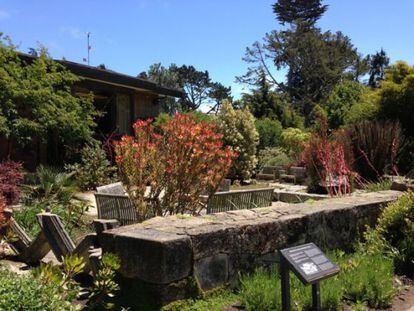 Parte de la reconstrucción del monasterio en California.