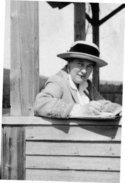 Willa Cather, en New Hampshire en torno a 1923.