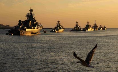 Desfile militar en aguas del mar Negro en Sebastopol (Crimea) en 2020
