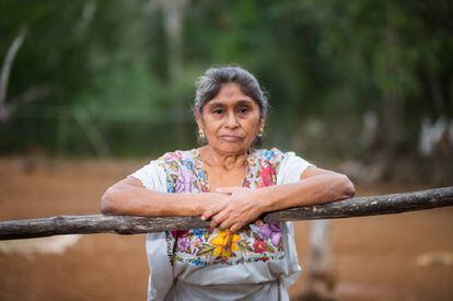 Claudia Catzín Ake, de oficio costurera, es la más pobre de Yucatán.