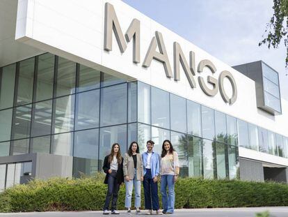Los fundadores de Recovo, Mónica Rodríguez, Marta Iglesias y Gonzalo Sáenz, junto a Belén Rallo, directora de Mango Startup Studio.