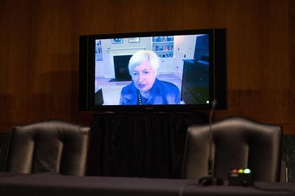 Janet Yellen comparece de forma telemática ante el comité de Finanzas del Senado, este martes en Washington.