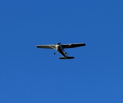Imagen de una avioneta en un lugar y fecha sin determinar.