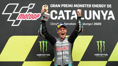 Fabio Quartararo celebra la victoria en el gran premio de Cataluña.