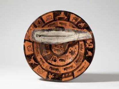 La cerámica 'Corrida de toros y pez', de Picasso (1957).