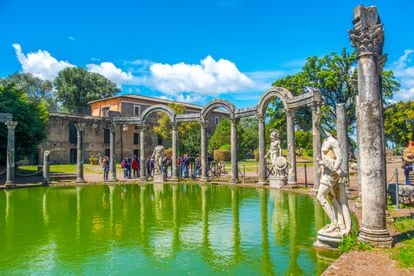 Canopo de Villa Adriana, un gran lago jalonado de estatuas cerca de Tívoli. 
