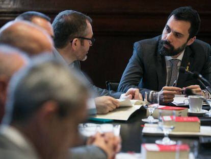 Roger Torrent a la reunió de la Mesa.