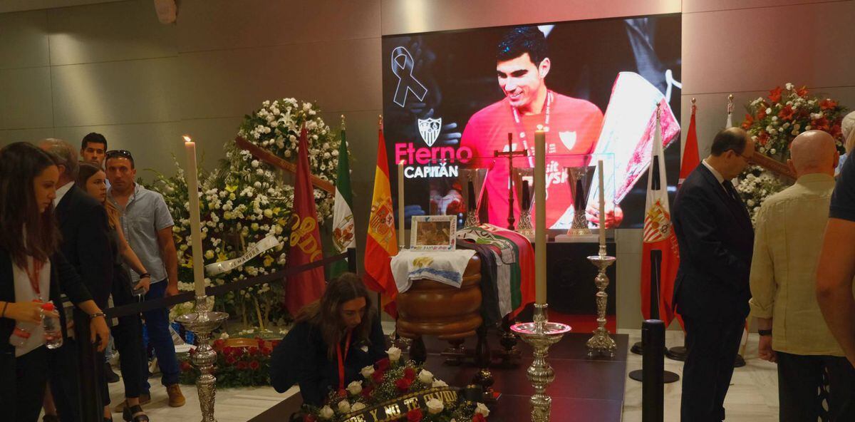 La capilla ardiente de José Antonio Reyes, en imágenes, Fotos, Deportes