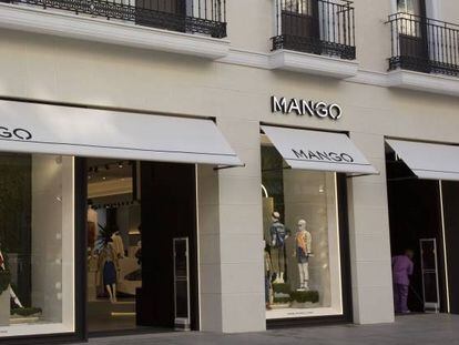 Fachada de la tienda de Mango en la calle Serrano.