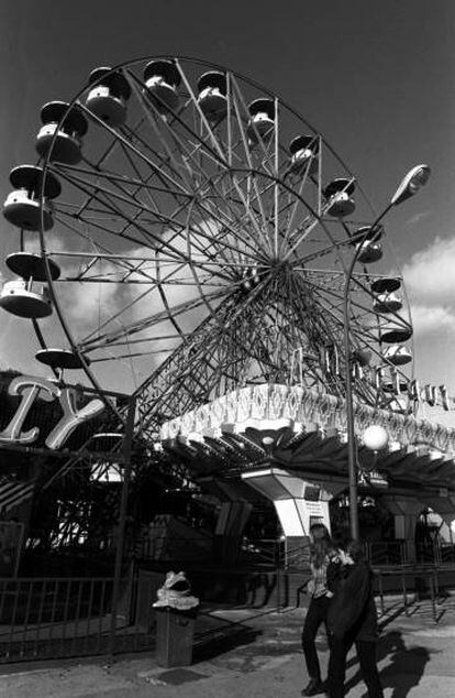 Una noria en el Parque de Atracciones de la Casa de Campo de Madrid. 