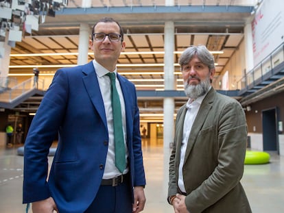 Horacio Morell, presidente de IBM España (izquierda), y Mikel Díez, director de innovación de la misma empresa.