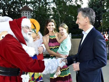 El presidente de Argentina, Mauricio Macri, celebra este mi&eacute;rcoles la Navidad junto con su esposa y su hija menor en la residencia oficial.