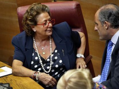 Rita Barber&aacute; y Francisco Camps, en las Cortes.