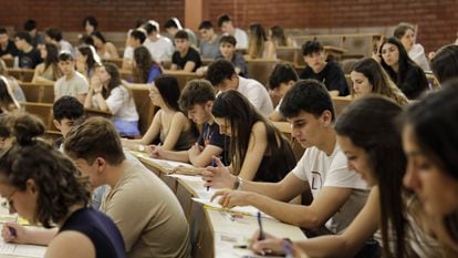 Examen de Selectividad, el pasado junio, en Universidad de Barcelona.