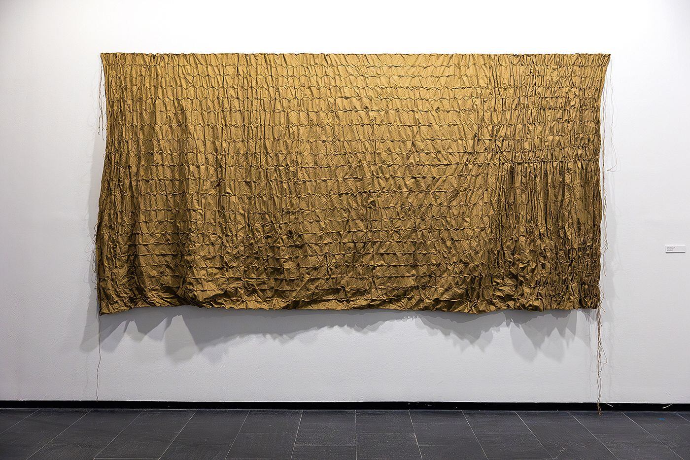 ‘Un’ altra notte nº1′, 1980, realizada en tela y cordel. Es una de las piezas tempranas de Susana Solano adquiridas ahora por el Centro de Arte Dos de Mayo de Móstoles.