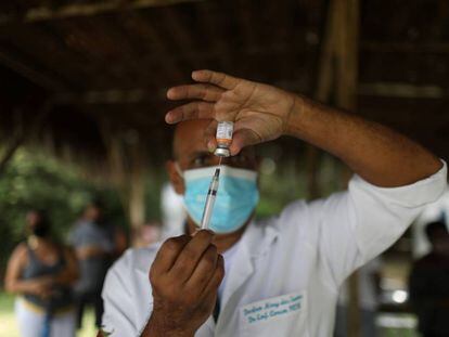 Vacunación contra el coronavirus en el estado de Río de Janeiro (Brasil). La inmunización de los países en desarrollo es la única vía eficaz para acabar con la pandemia global.