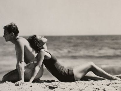 Joan Crawford y Douglas Fairbanks Jr., Santa Mónica, California, 1929.