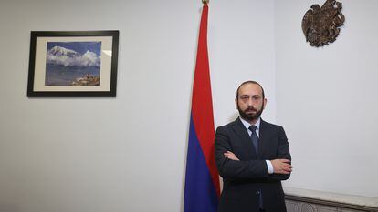 Ararat Mirzoyán, antes de la entrevista, este miércoles en la sede de la Embajada de Armenia en Madrid.