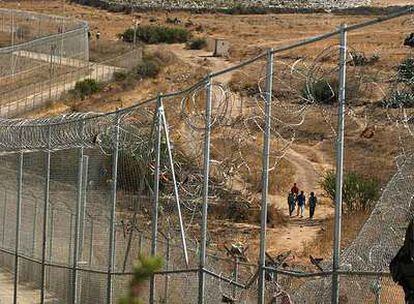 Estado en que quedó la valla fronteriza de Melilla después de uno de los últimos ataques.