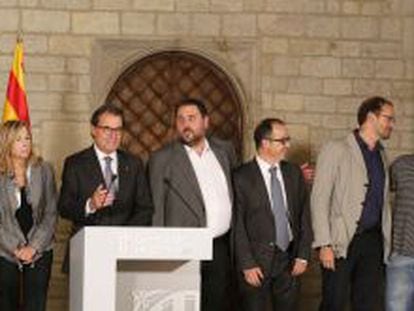 Artur Mas junto a los l&iacute;deres de los partidos catalanes pro independencia.
