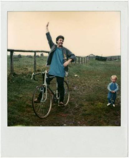 Fotografía de la exposición 'The Polaroid Diaries' de la fundación C/O Berlin (se puede visitar hasta el 5 de septiembre). En ella aparece Paul en Campbeltown (Escocia) en 1970.