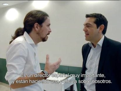 Pablo Iglesias con el primer ministro griego, Alexis Tsipras, en el documental de Fernando Le&oacute;n de Aranoa. 
