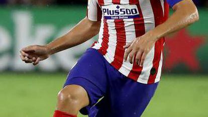 Koke conduce el balón durante el amistoso entre el Atlético y el combinado de estrellas de la MLS.