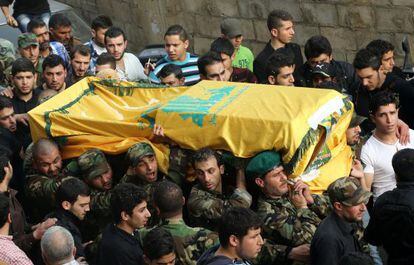 Funeral por un miliciano de Hezbol&aacute; muerto en la guerra en Siria, el 24 de febrero en Beirut.