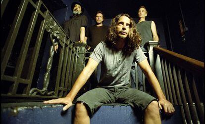 Chris Cornell, en primer término, con Soundgarden