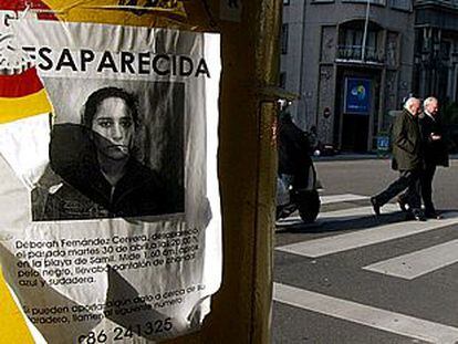 Imagen de uno de los carteles en los que se denunciaba la desaparición de Deborah Fernández.