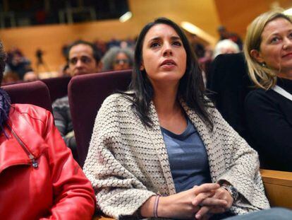 Irene Montero, entre Beatriz Gimeno y Vicky Rossell en C&oacute;rdoba.