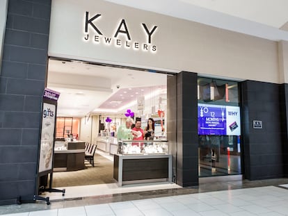 Una tienda de Kay Jewlers en un centro comercial de Miami, Florida.