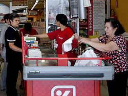 Carrefour valora Dia en 4.000 millones y prevé llegar a 8.000 tiendas en 2013