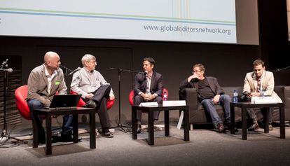 Ives Eude (Le Monde), Tom Kent (AP), Brian Tampone (Local Labs), Larry Birnbau (Northwestern University) y Burt Herman (Storify) en el GEN Summit.