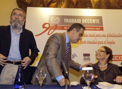 Cándido Méndez y Celestino Corbacho, la semana pasada en la celebración del 90 aniversario de la OIT.