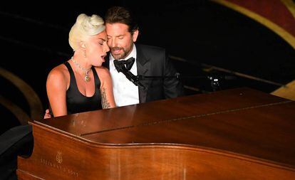 Lady Gaga y Bradley Cooper, durante su actuación en los Oscar.