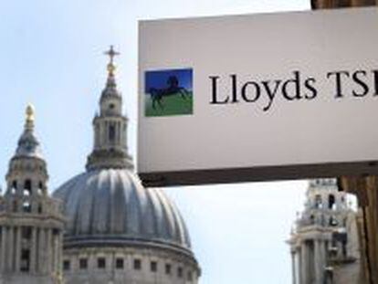 Un cartel de una sucursal del banco Lloyds TSB en Londres (Reino Unido).