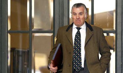 Luis Bárcenas sale de su domicilio madrileño, el pasado día 4.