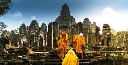 Monjes en el templo de Bayon, en Angkor (Camboya).