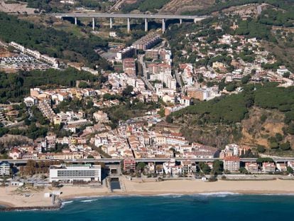 Vista aérea de la playa de La Musclera, en Caldes D'Estrac (Barcelona).