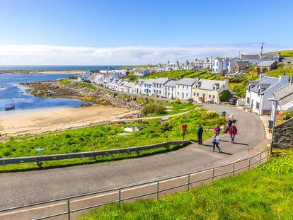 Vista de Portnahaven, un pintoresco pueblo de pescadores en la isla escocesa de Islay.