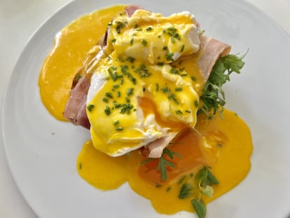 Huevos Benedict, uno de los platos estrella de los desayunos de hotel.